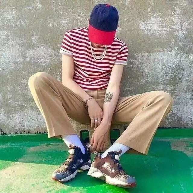 储雄娅烁